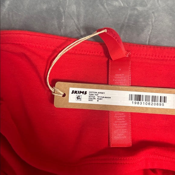 SKIMS RUBY TUBE - Picture 4 of 4